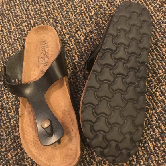 Sandals. - Picture 3 of 7